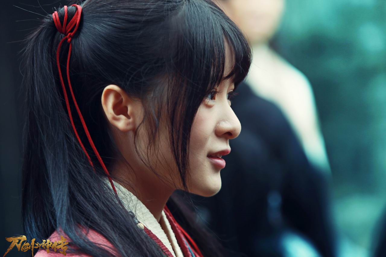 徐娇出任《刀剑斗神传》武侠全次元形象大使